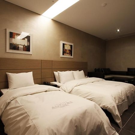 Antives Hotel Goyang Quarto foto