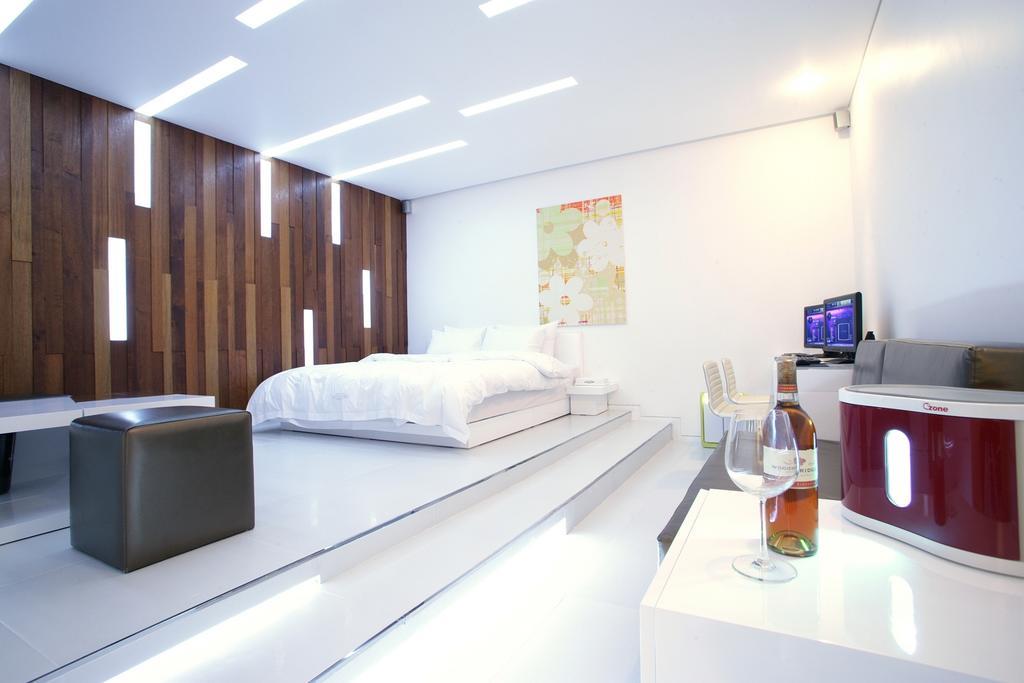 Antives Hotel Goyang Quarto foto
