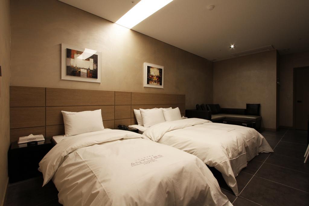 Antives Hotel Goyang Quarto foto