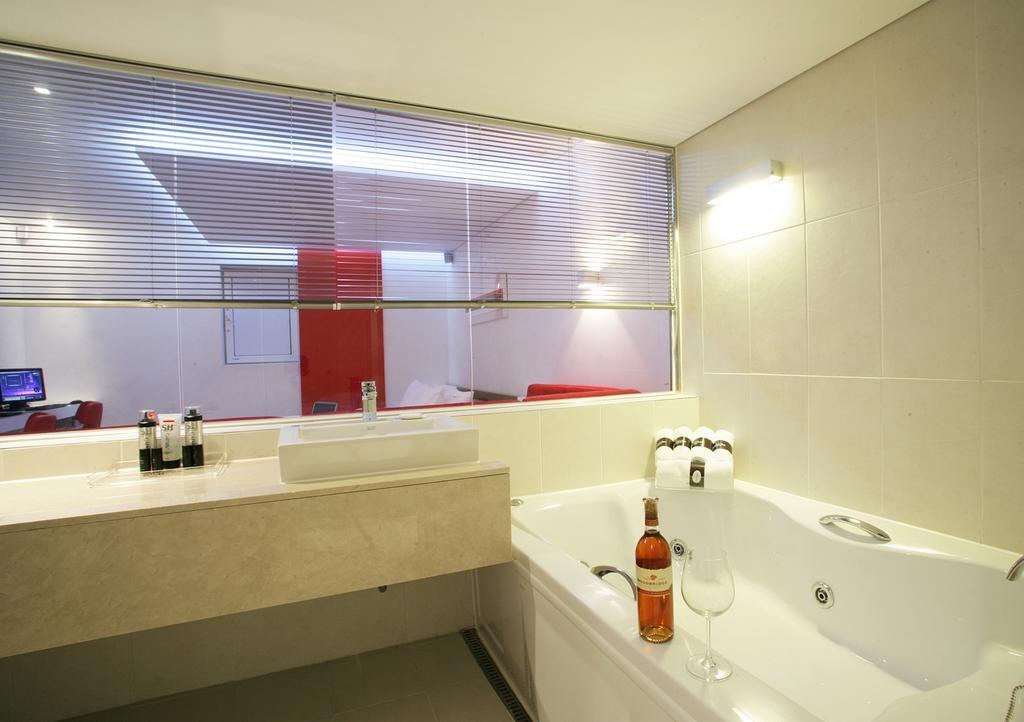 Antives Hotel Goyang Quarto foto
